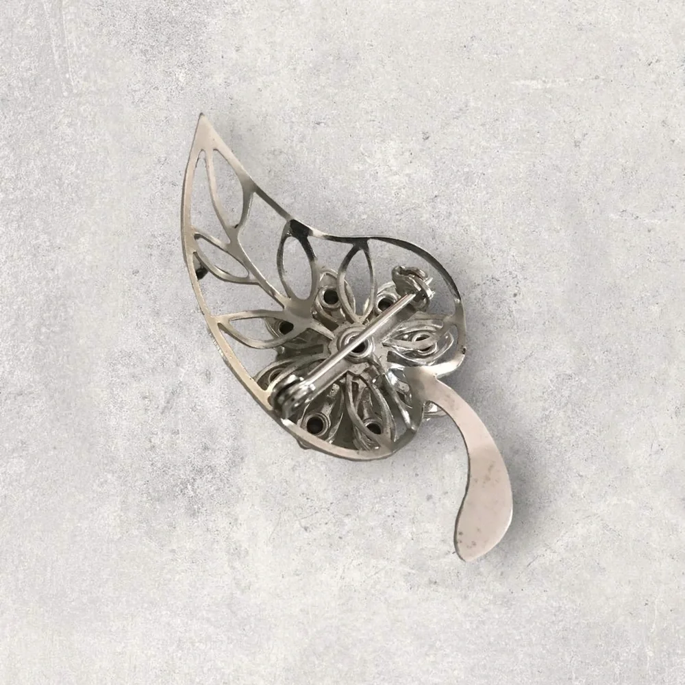 Brooch, Rhinestone Flower on a Cut-Out Leaf, Very Sty…